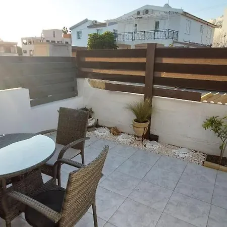 Apartment Rhodes Gardens Paphos